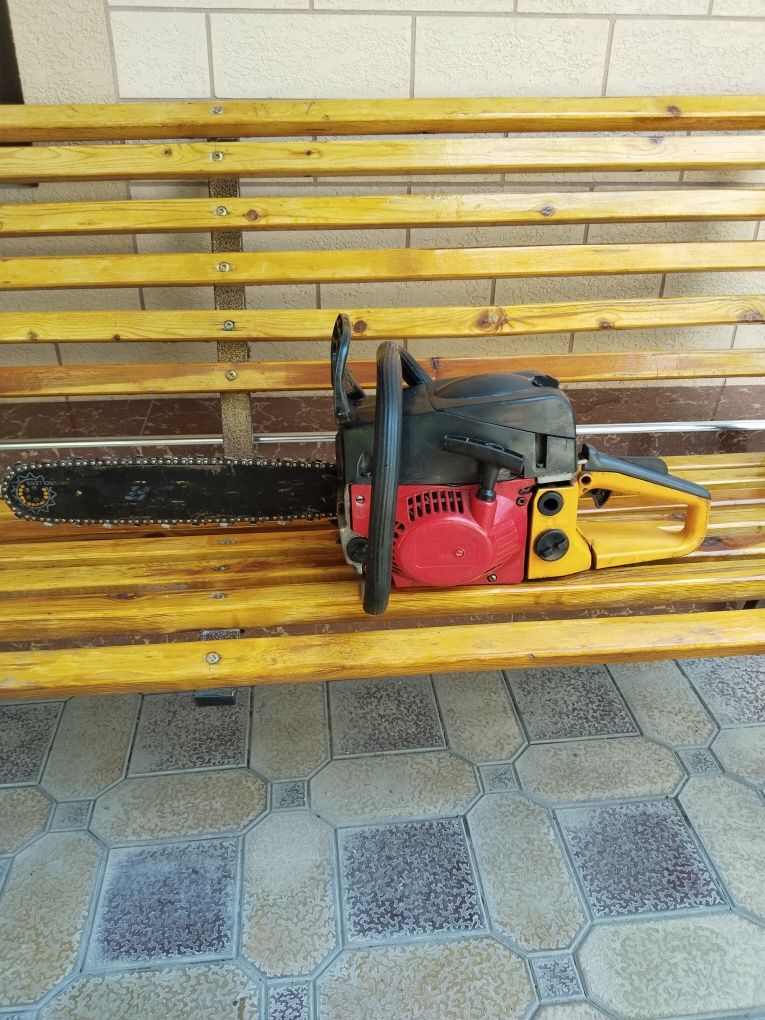 Продается бензопила