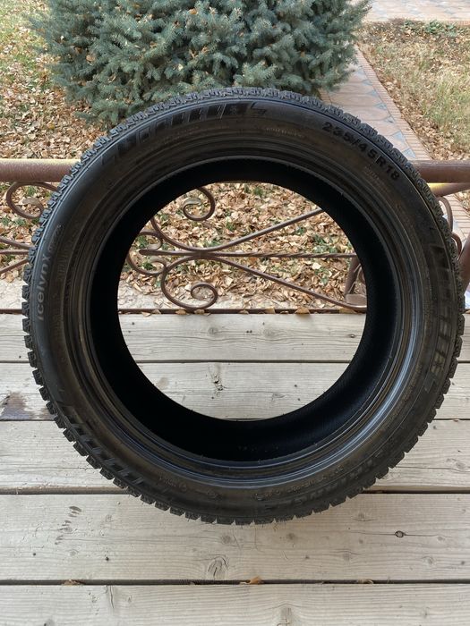 Зимние Шипованные шины 235 45 R18