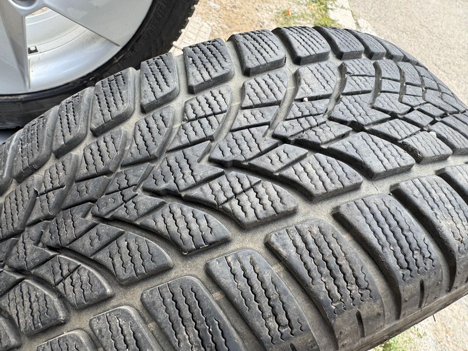 Оригинални 16 цола джанти Skoda 205/55/16 с гуми Dunlop