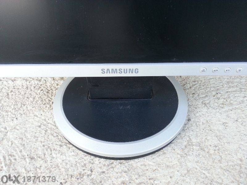 Продавам LCD Tft Monitor Samsung 19"