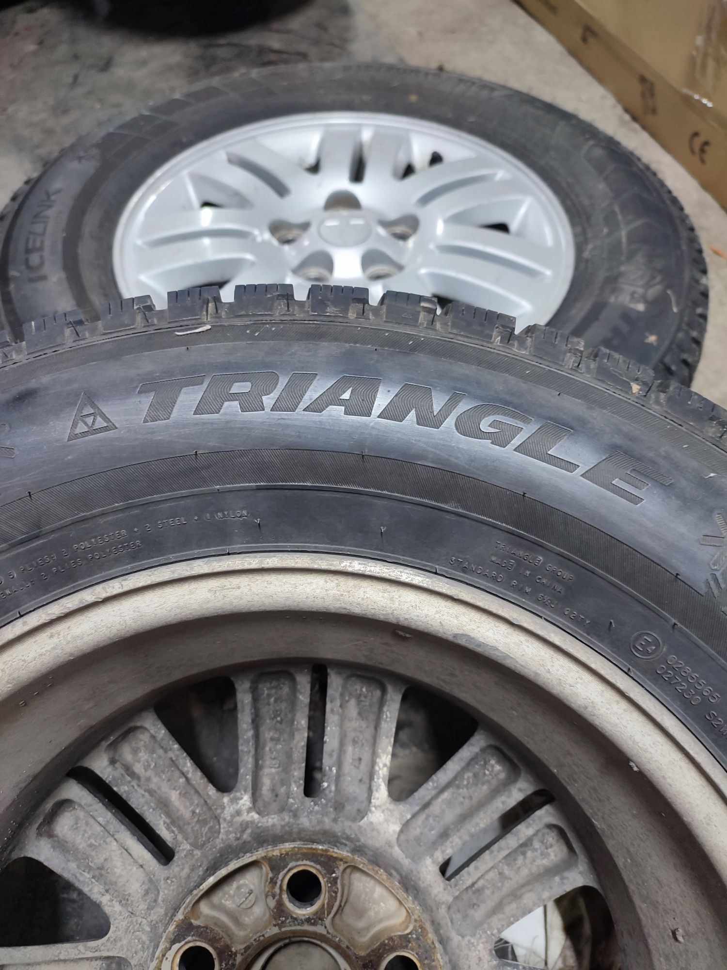 Продам резину Triangle