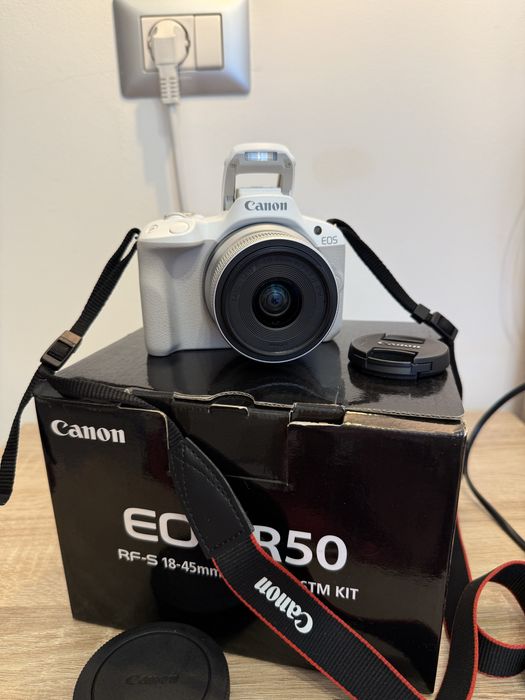CANON EOS R50 Mirrorless Alb, Garantie Altex!