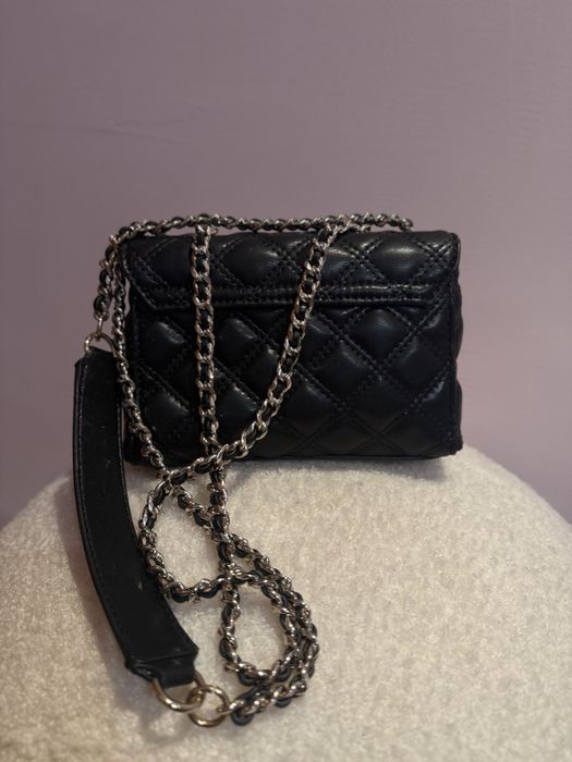 Дамска малка чанта Guess