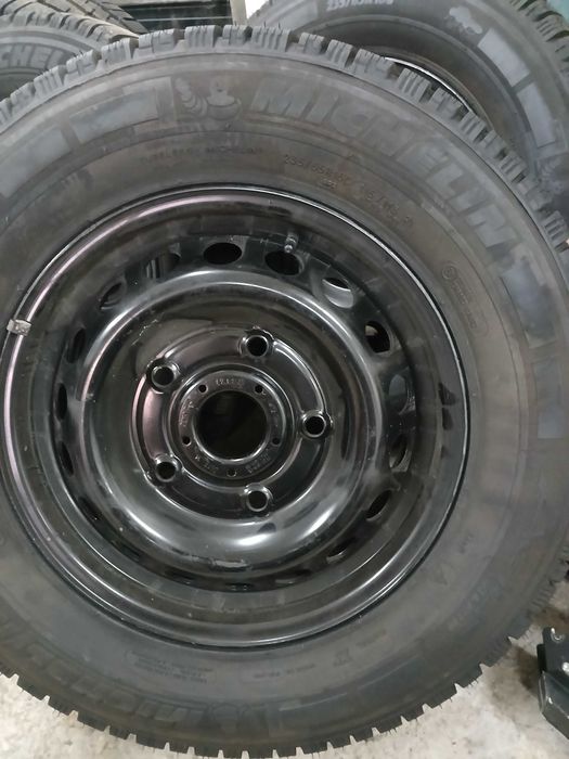 Продавам нови гуми с нови джанти Мишелин  235/65/16