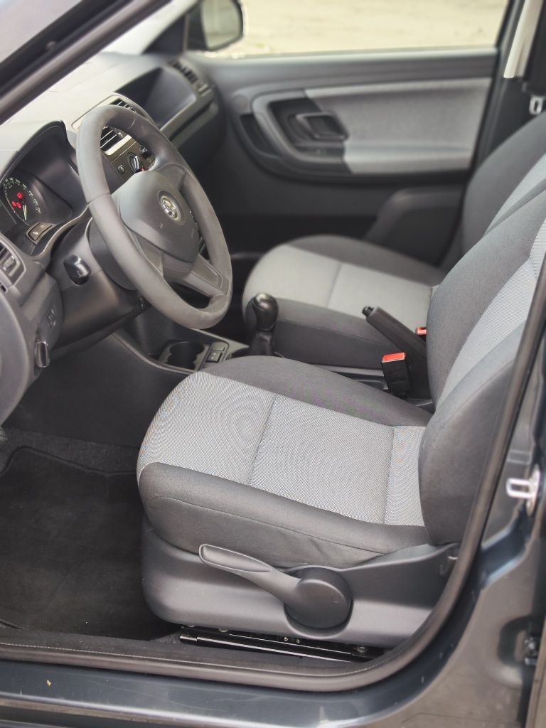 Skoda Fabia benzina an 2015 -3950euro!!!