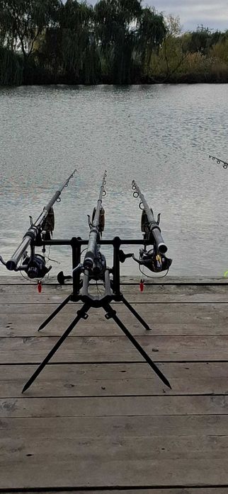 Rod Pod JSFUN  3 posturi pentru lansete.