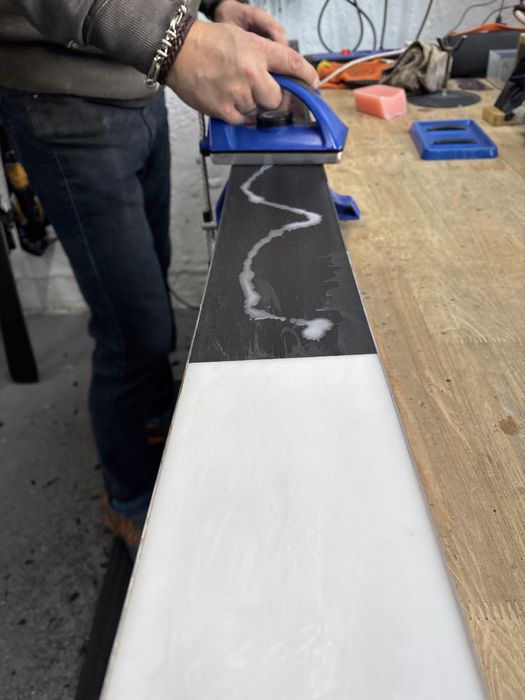 Ски сервиз-“запечатване” на ските и сноубордовете за летния сезон!