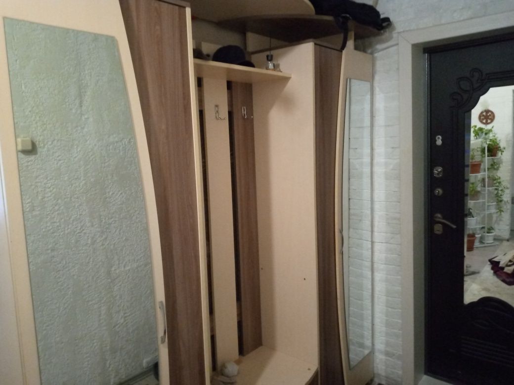 Продается прихожка в хорошом состояний цена 50 тыс