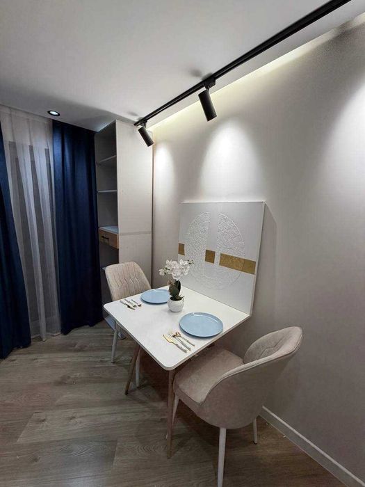 Срочно Продам 1ну комн/5/5 Метро БИЙ (М. Горький) Евро квартира.2*