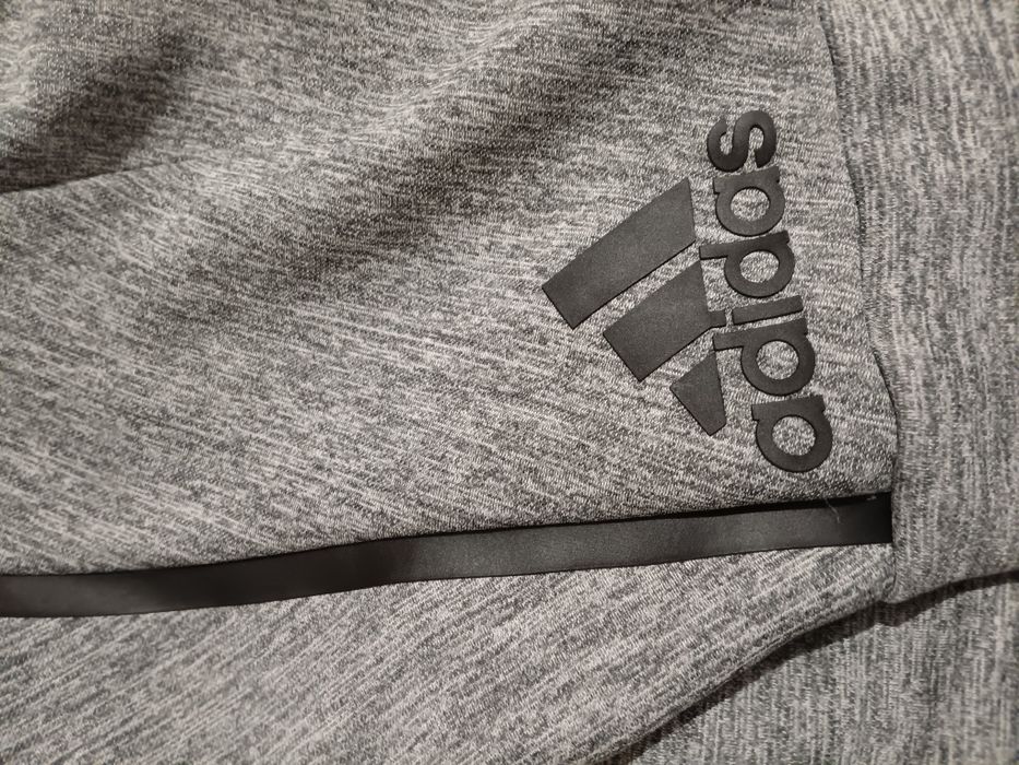 Суичер  "adidas " ,"Tommy Hilfiger"