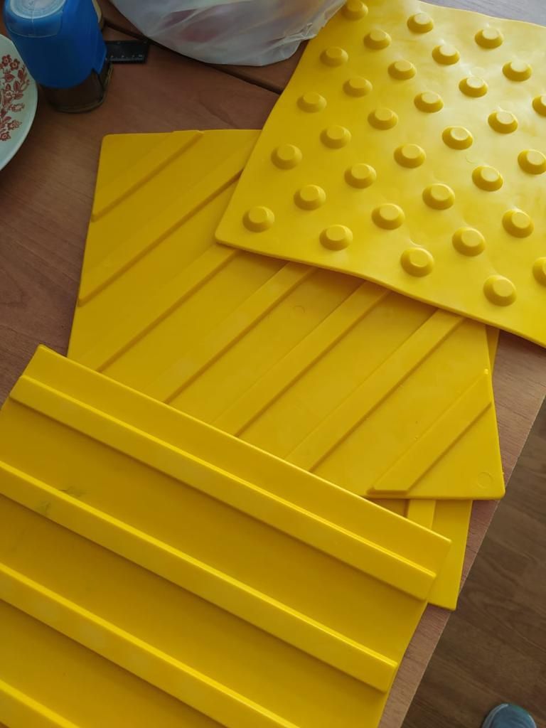 Тактильные плиты резина ПВХ конус линии,тактильная дорожка жёлтая