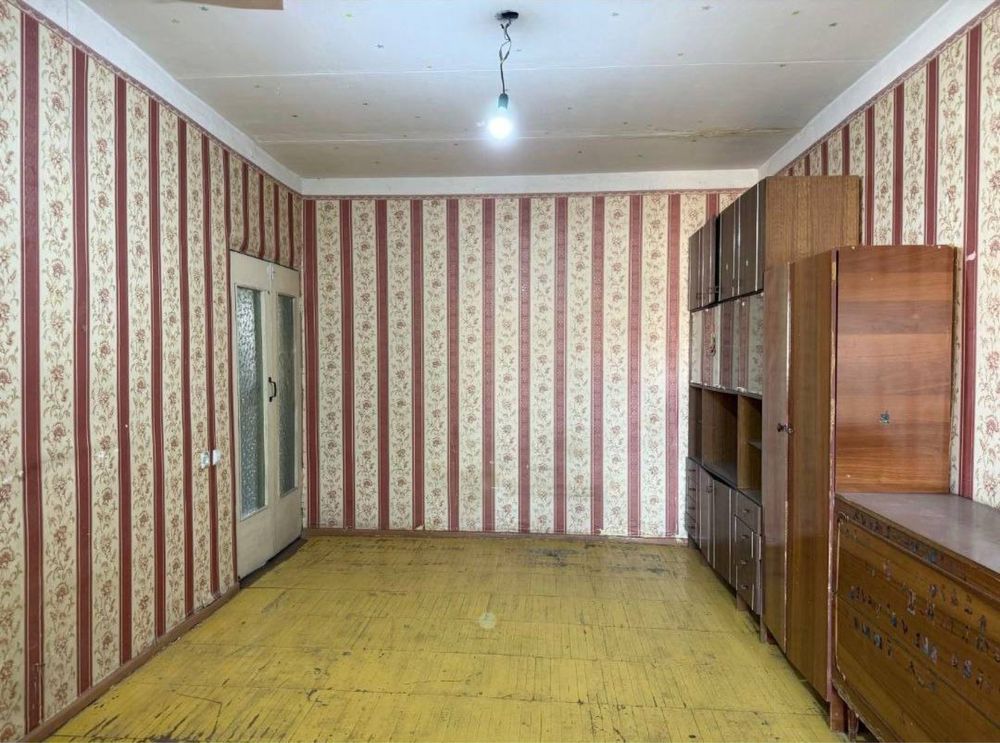 Спочно продаю квартиру 2- ком 60 м2 пер-лан на 3. В Яшнабадском районе