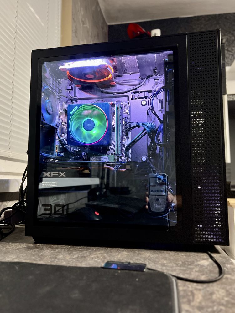 Геймърски Компютър / Ryzen 7 2700X / 16GB RAM / RX580 8GB / SSD