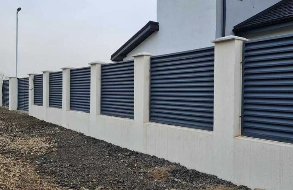 Construim garduri si porti din sipca metalica, panouri stil jaluzele,