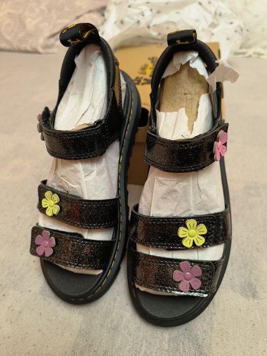 Sandale Dr. Martens