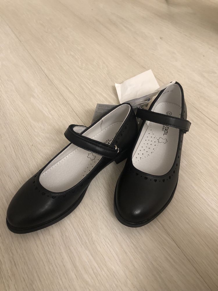 Продам туфли для девочки, кожаные
