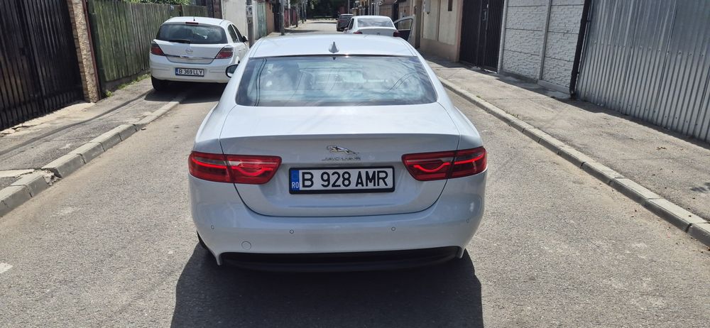 Vand Jaguar xe 2016