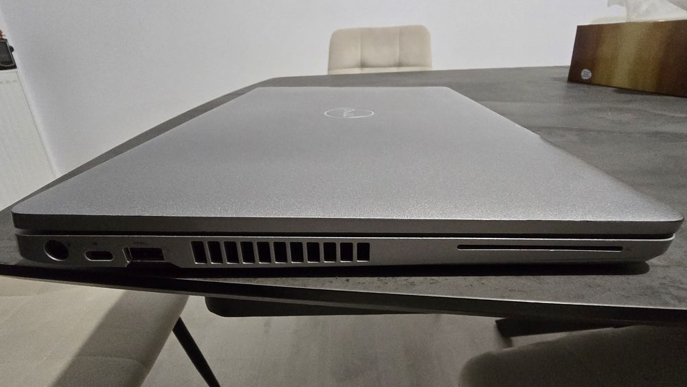 Laptop dell 5510 i5 gen 10,8gb ram 512 ssd