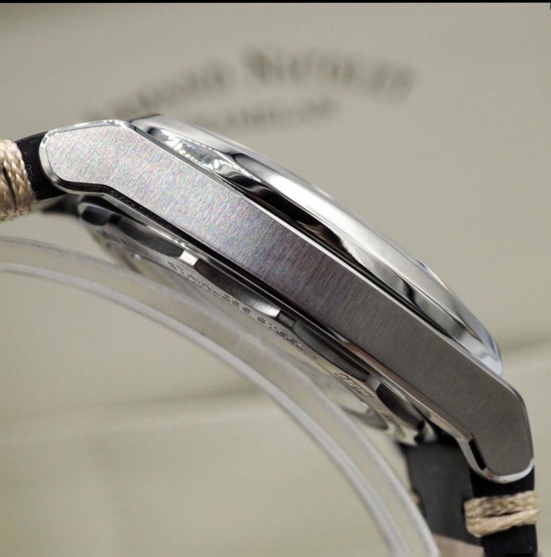 Armand Nicolet GMT