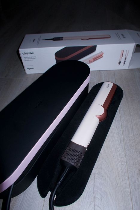 Dyson Airstrait HT01 Model Roz