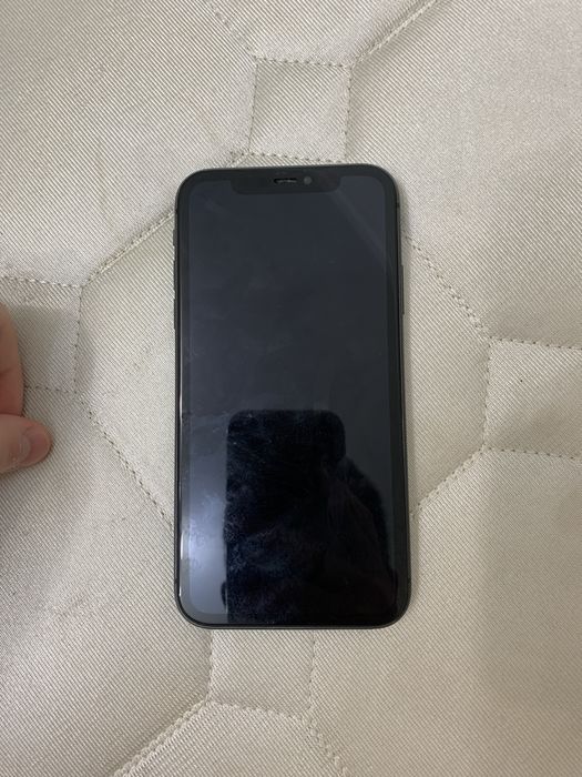 Продается Айфон 11 хорошое состояние только 80 к тг торг есть