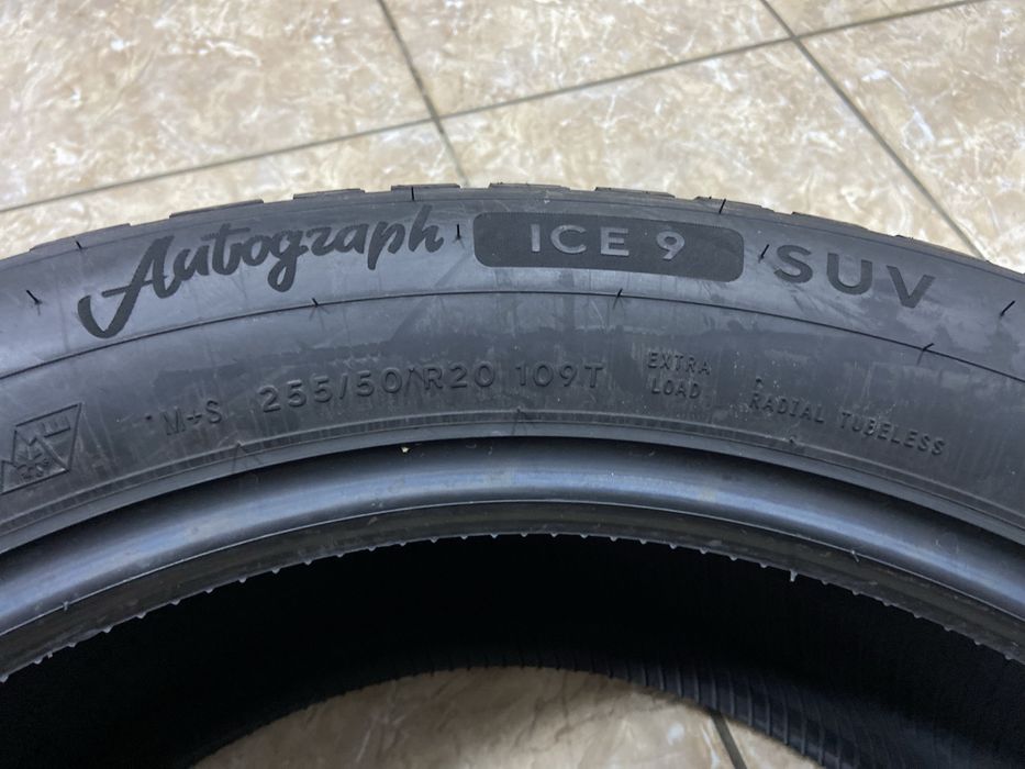 Продам зимнюю шипованную шину