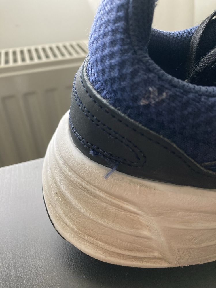 Papuci Adidas panza