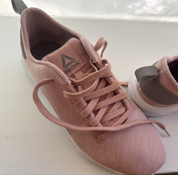 REEBOK кроссовки женские