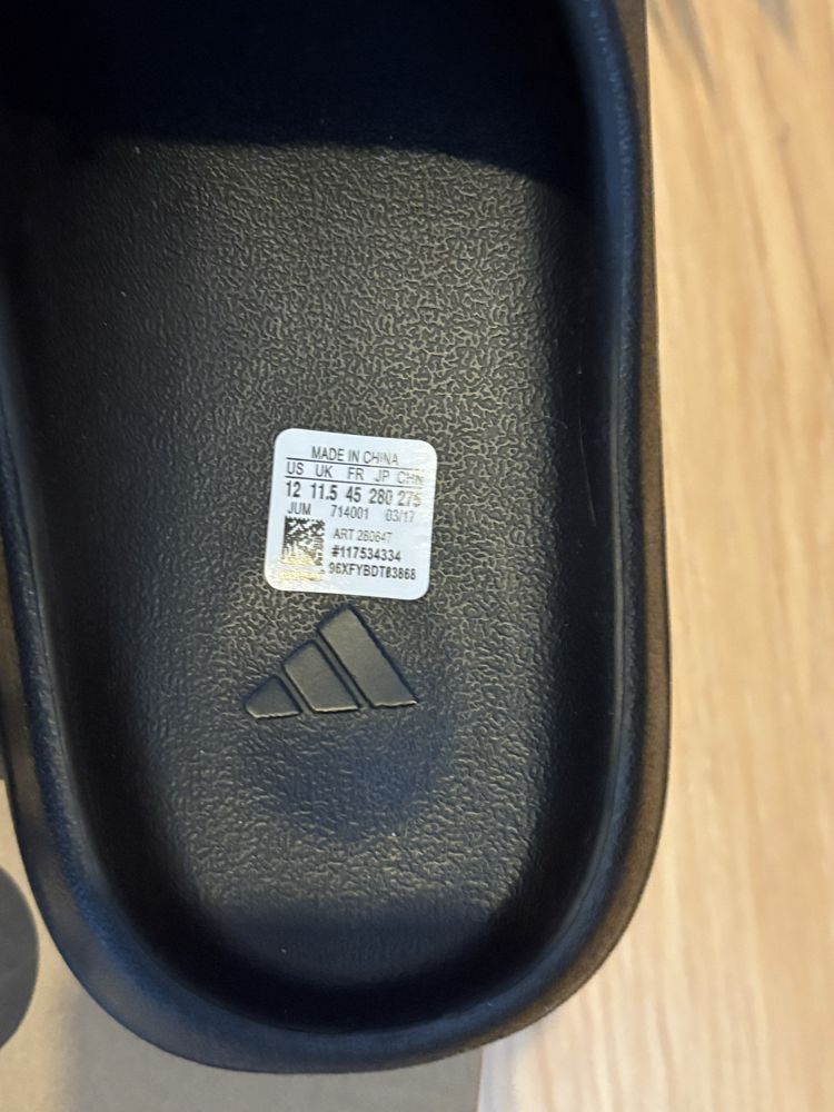 Yeezy slide onyx