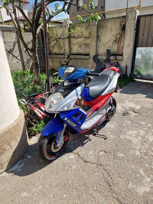 Scuter 50cc TGB +unu de piese