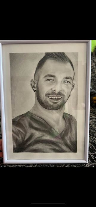 Portrete jn creion la comanda