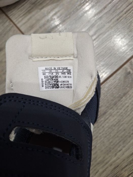 Продавам Детски маратонки