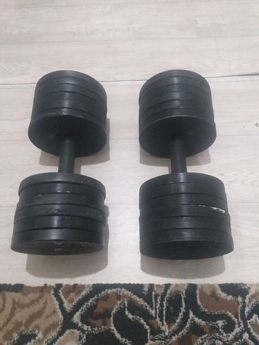 Gantel sotiladi 2 x 30 kg hammasi 60 kg  Гантели 2Х-30кг (60кг общий)