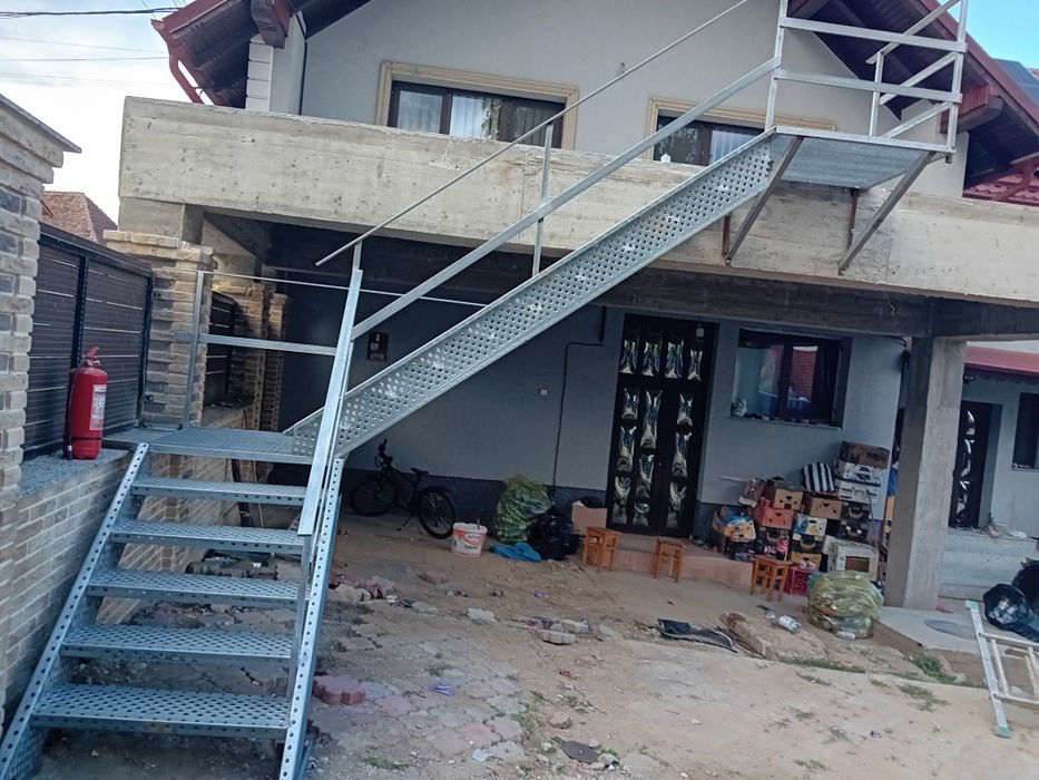 Scara metalica zincata de exterior