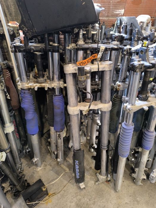 Предници за кросови мотори