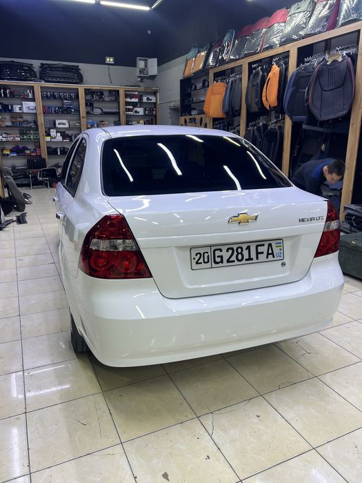 Nexia 3 AVTOMAT 212 000km orqa bagaj orqa 2 ta kriloda kraska bor.