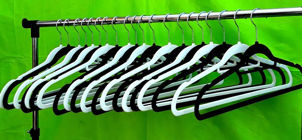 SET 20 UMERAȘE 45 x 24 Cm din plastic dur rezistent - NOI - 50 Lei