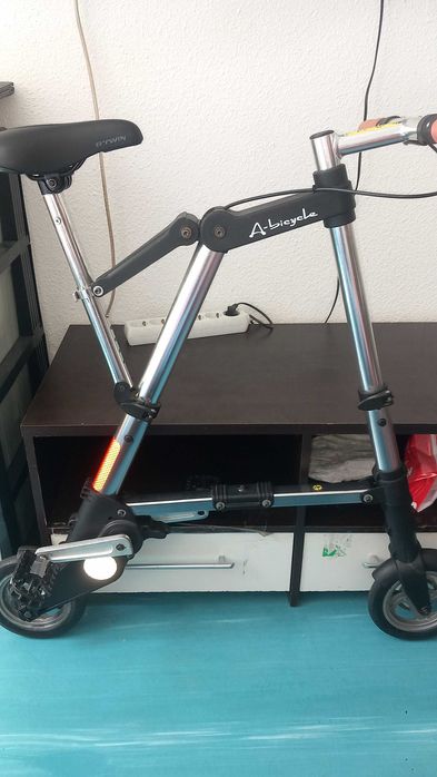 Bicicletă pliabilă ultra ușoară