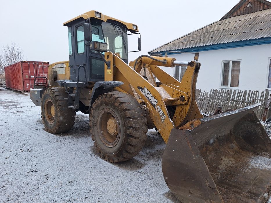 Фронтальный погрузчик