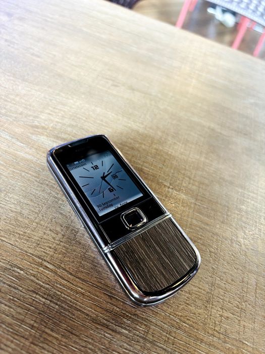 Nokia 8800e-1 zor