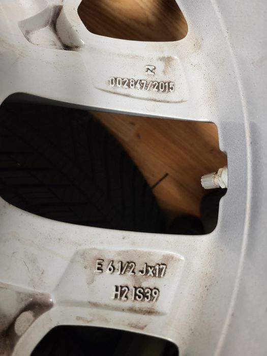 Bmw 17" 5x120 X1 X2 оригинални лети джанти Бмв 205/60/17