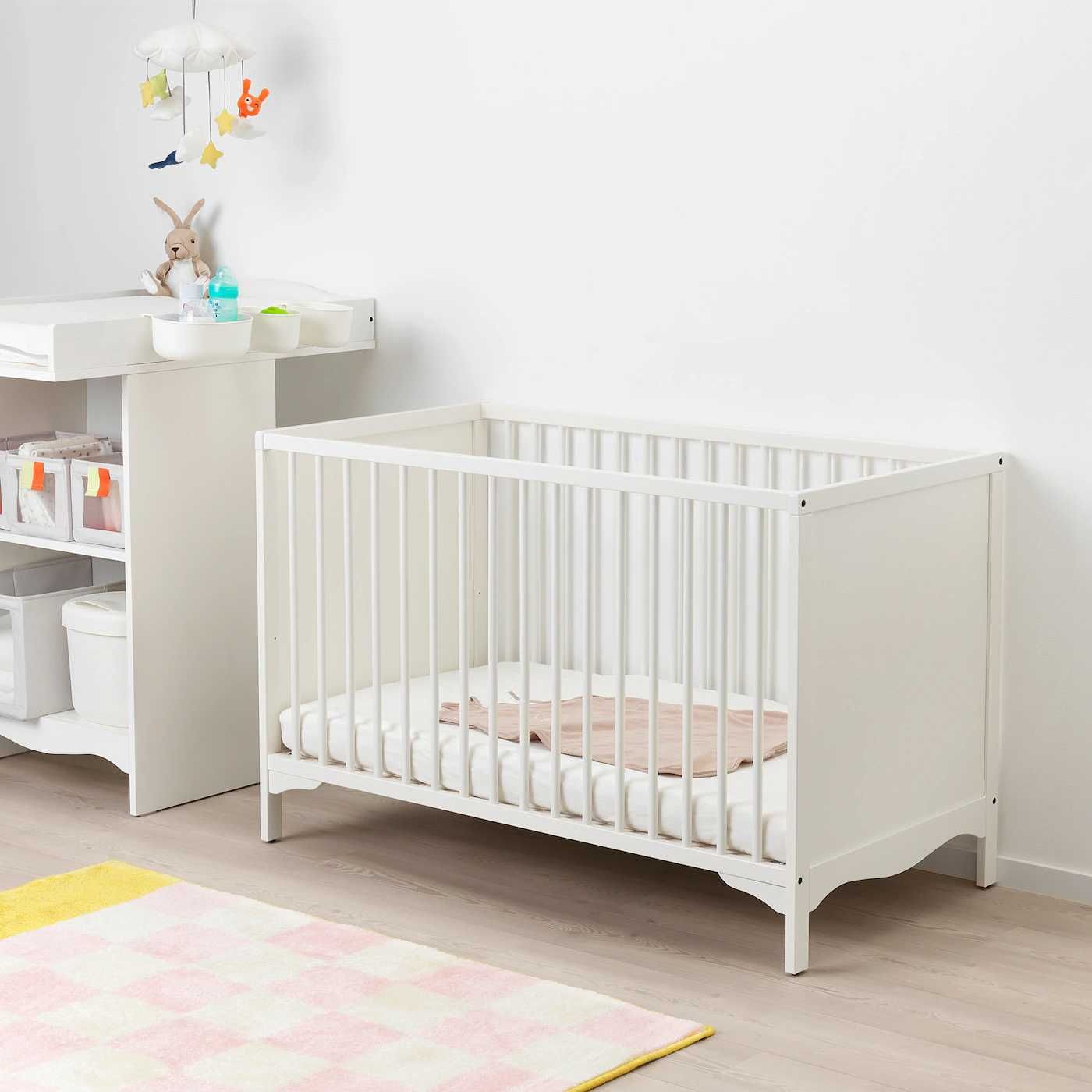 Бебешко креватче с матрак от Ikea