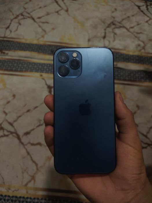 Продам Айфон 12 про