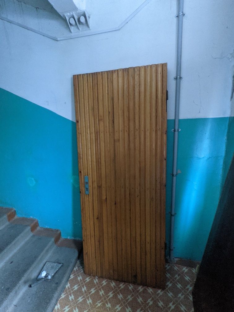 Входные двери деревянные советские