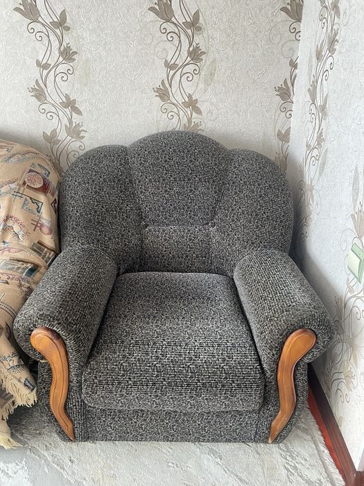 Диван сатылады срочно