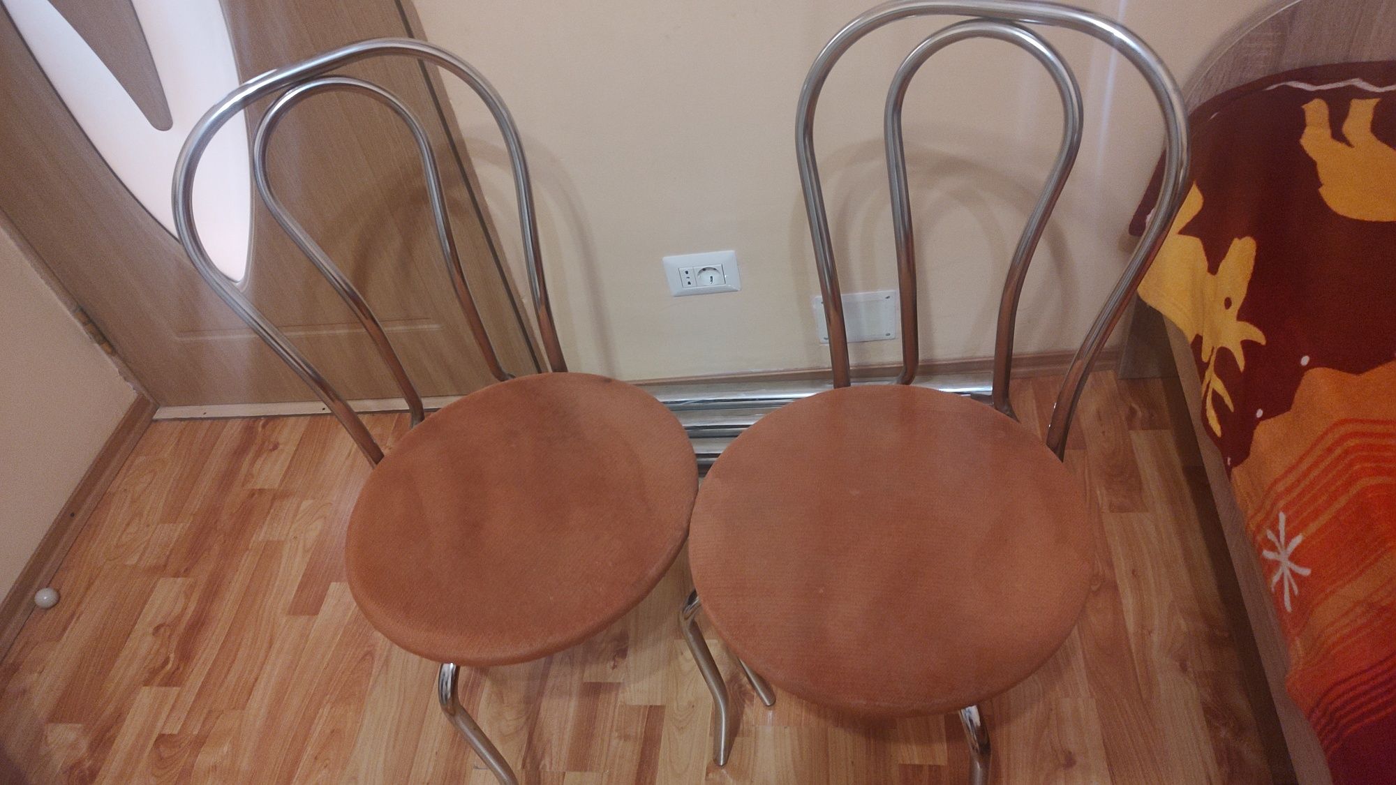 Masa de bucatarie cu 2 scaune
