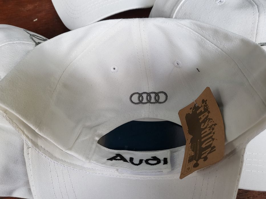 Шапка с козирка регулираща се Волво volvo audi ауди