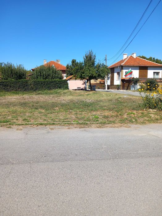 Продава УПИ 429 кв.м. в село Берсин.