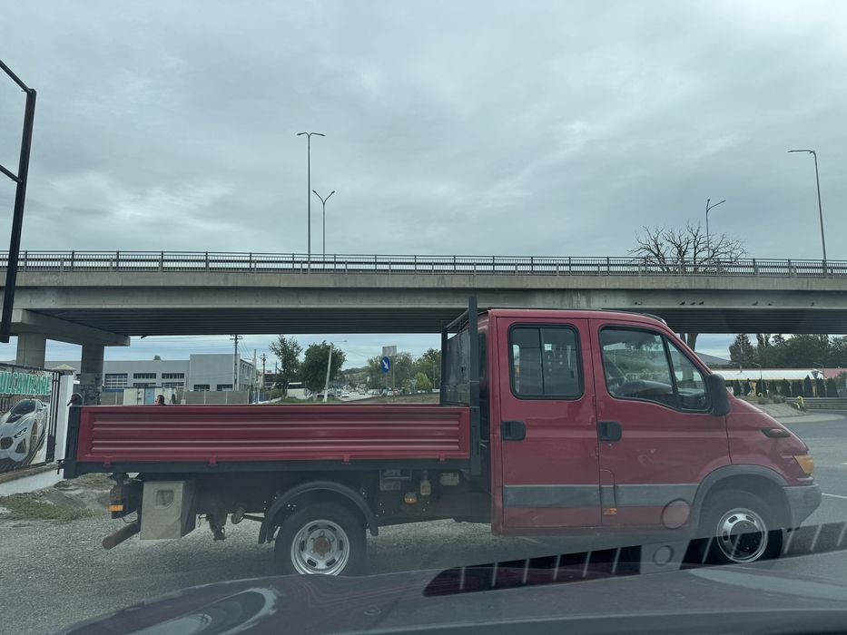 Iveco 7 locuri basculabil 3 parti hidraulic pe cutie cu clima