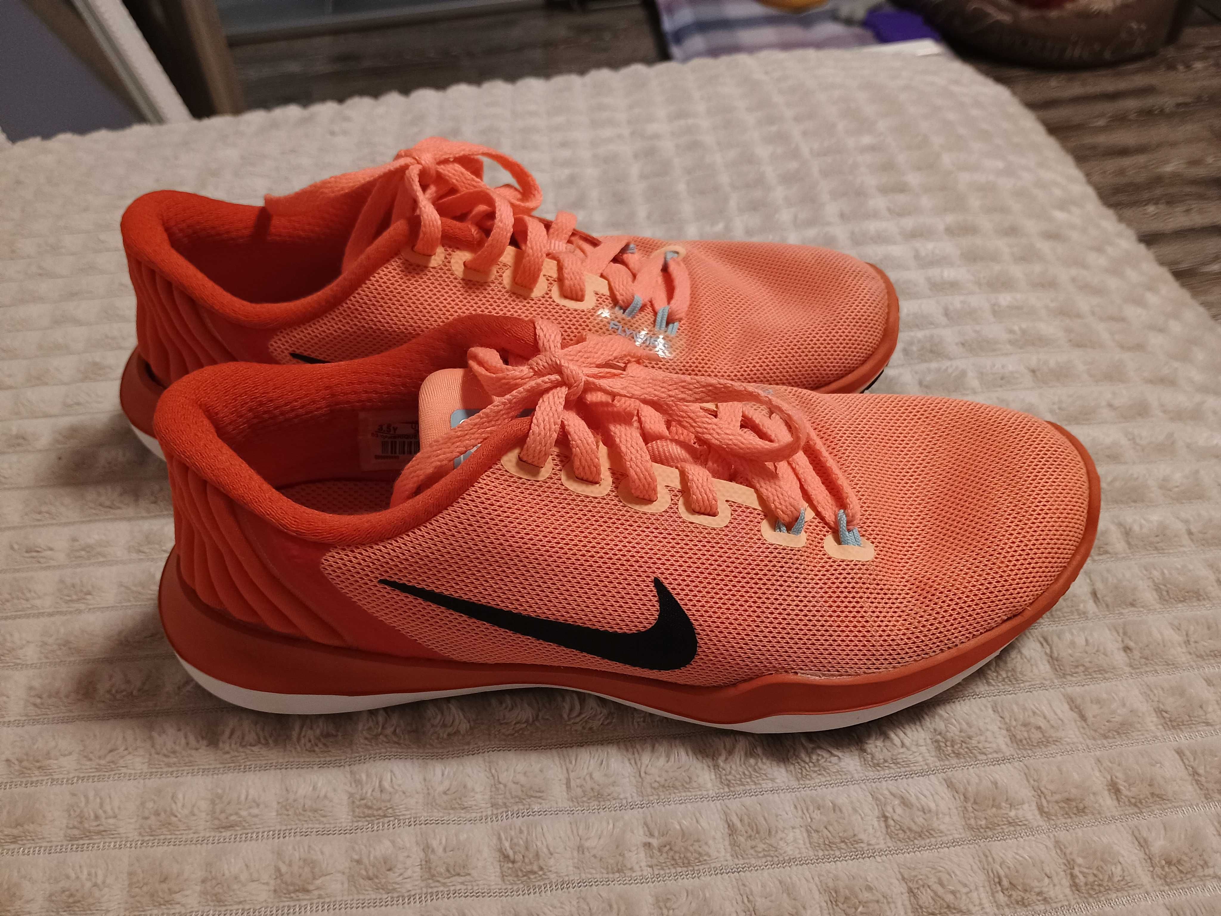 Дамски маратонки nike